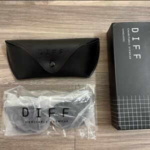 Diff Eyewear Black Classic Sunglasses